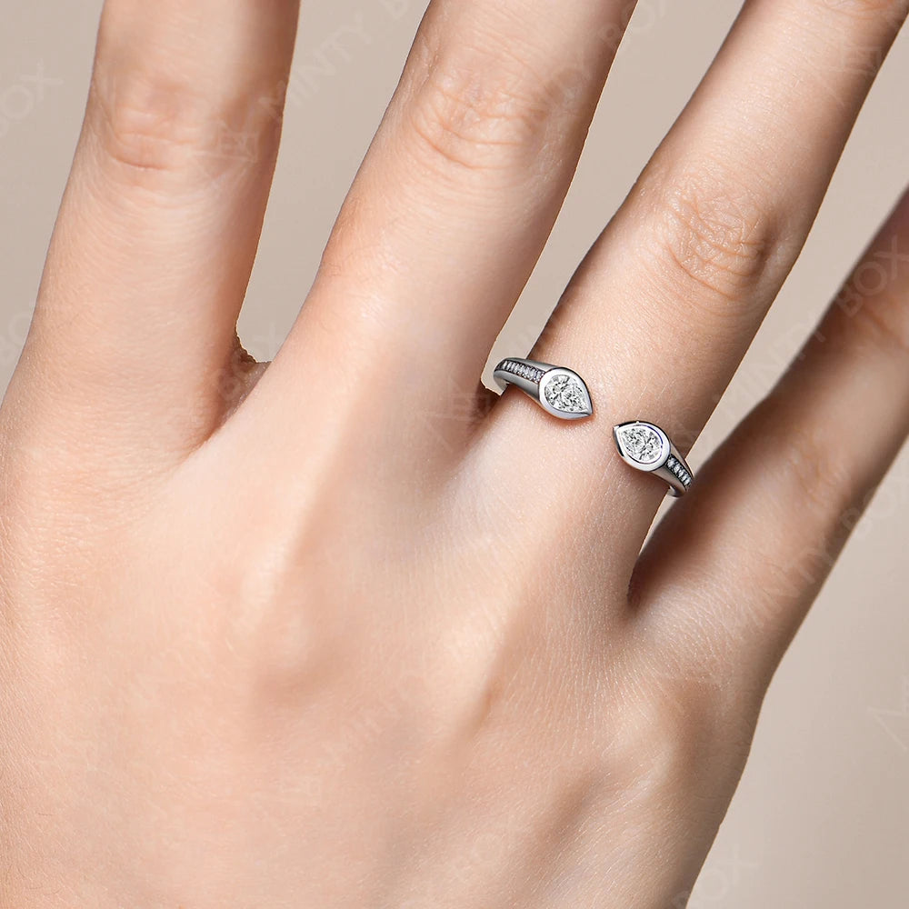 Pear Moissanite Snake Ring