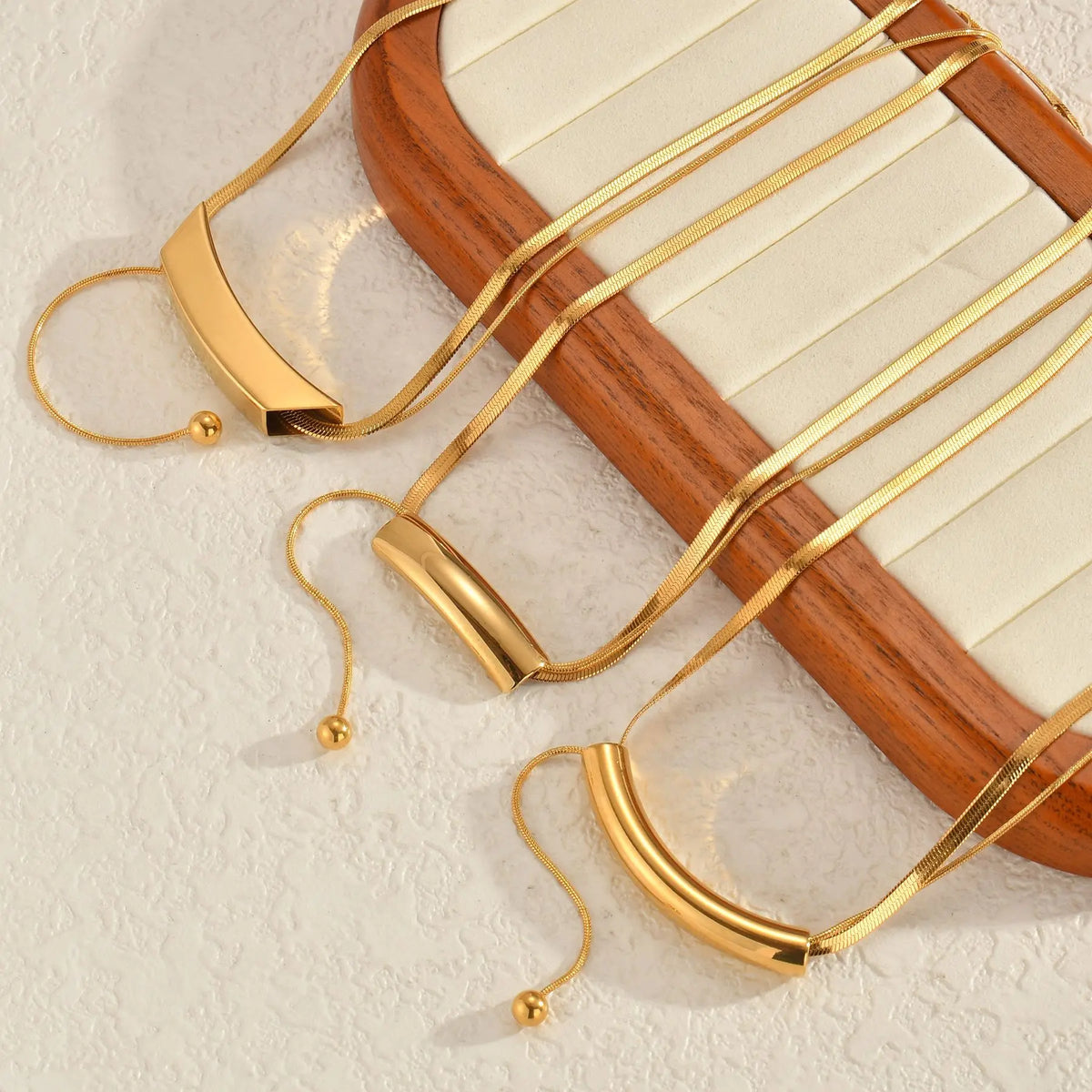 Curved Bar Pendant Necklace