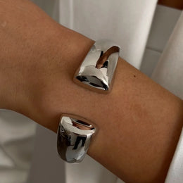 Rhinestone Waterdrop Cuff Bracelet
