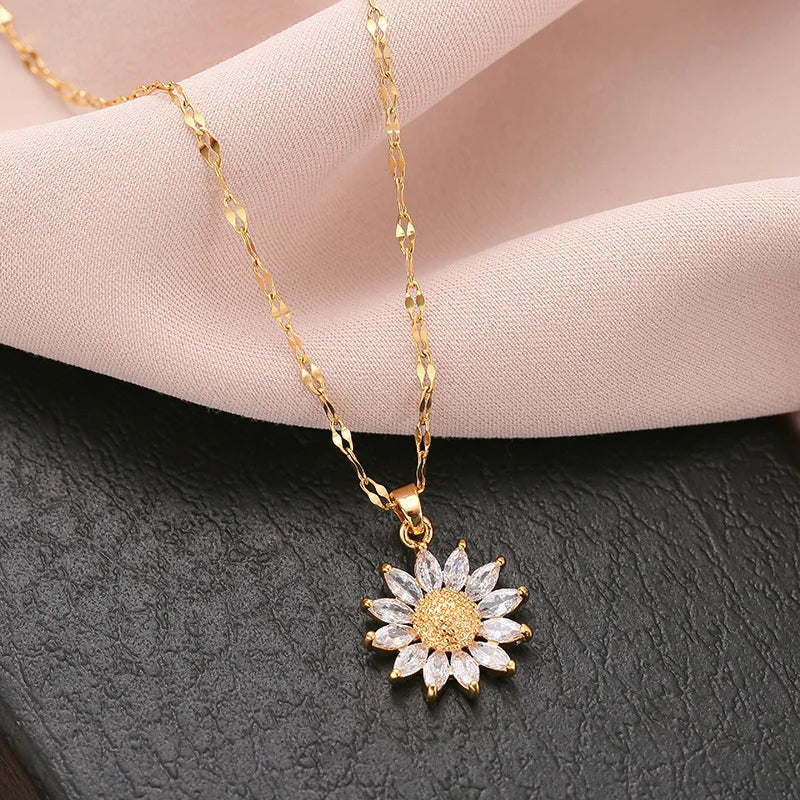 Zirconia Flower Pendant Necklace