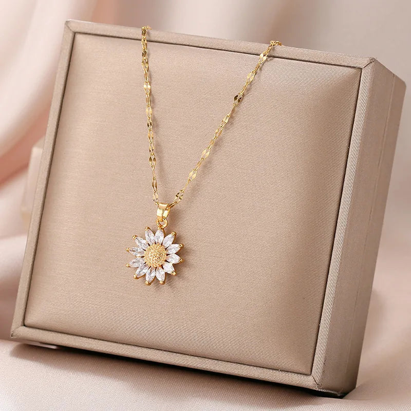 Zirconia Flower Pendant Necklace