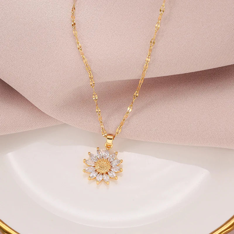 Zirconia Flower Pendant Necklace